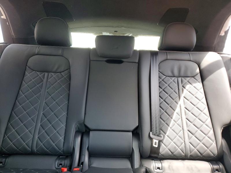 Продажа на аукционе авто 2025 Audi Sq8, vin: WA1CWBF16SD015308, номер лота: 50888456