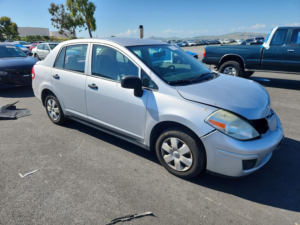 51019746 :رقم المزاد ، 3N1CC1AP3AL402513 vin ، 2010 Nissan Versa مزاد بيع
