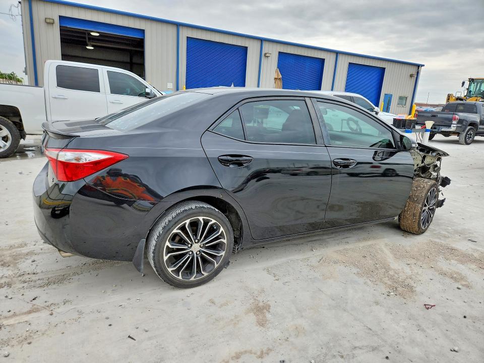 51260176 :رقم المزاد ، 5YFBURHEXFP209441 vin ، 2015 Toyota Corolla مزاد بيع