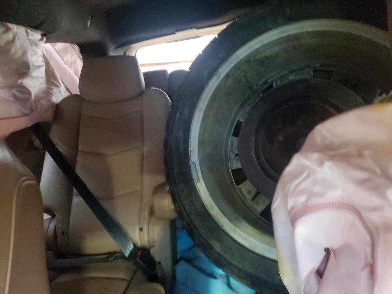 50981196 :رقم المزاد ، 1GYS4DKJ8JR128598 vin ، 2018 Cadillac Escalade مزاد بيع