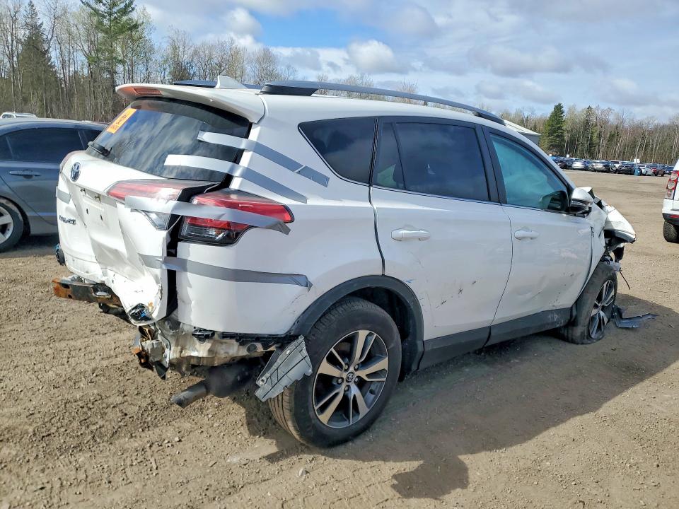 47478876 :رقم المزاد ، 2T3ZFREV2JW469621 vin ، 2018 Toyota Rav4 مزاد بيع