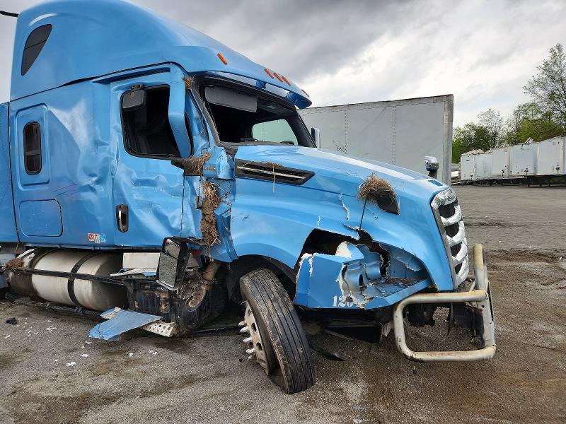 Продажа на аукционе авто 2023 Freightliner Cascadia 126, vin: 3AKJHHDR6PSNW6416, номер лота: 46927806
