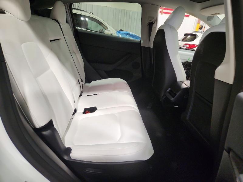2024 Tesla Model Y მანქანა იყიდება აუქციონზე, vin: 7SAYGAEE4RF176558, აუქციონის ნომერი: 51104076