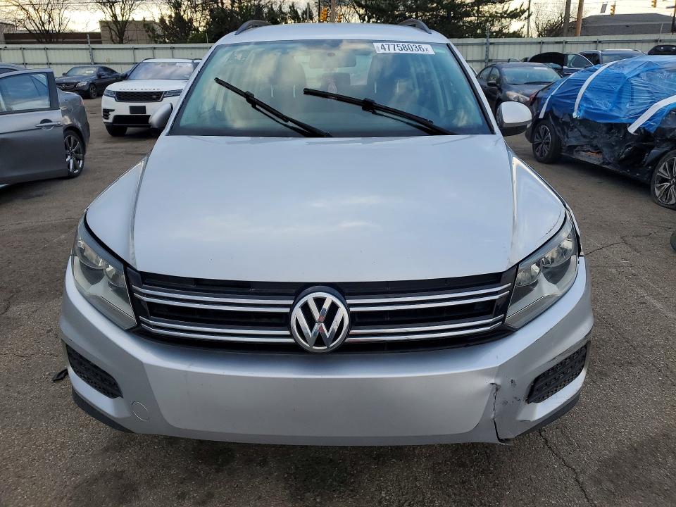 47758036 :رقم المزاد ، WVGAV7AX7HK049864 vin ، 2017 Volkswagen Tiguan مزاد بيع