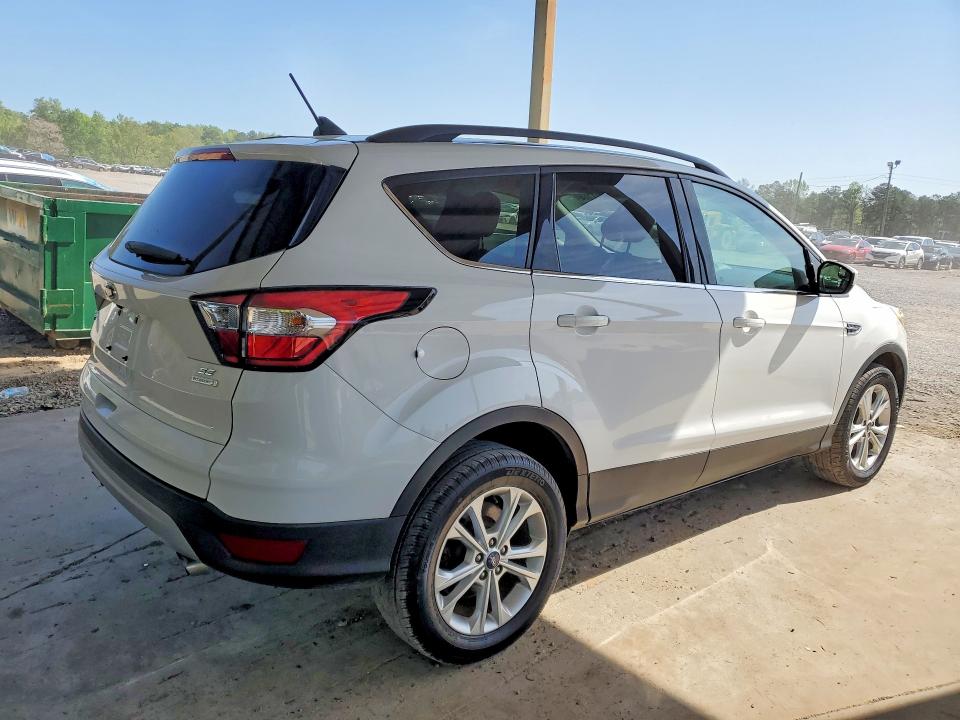 Продажа на аукционе авто 2018 Ford Escape, vin: 1FMCU0GD7JUB03352, номер лота: 49541166
