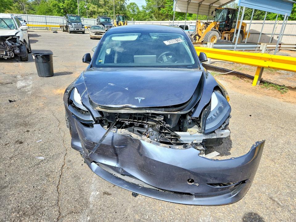 48608126 :رقم المزاد ، 5YJ3E1EB4NF111495 vin ، 2022 Tesla Model 3 مزاد بيع