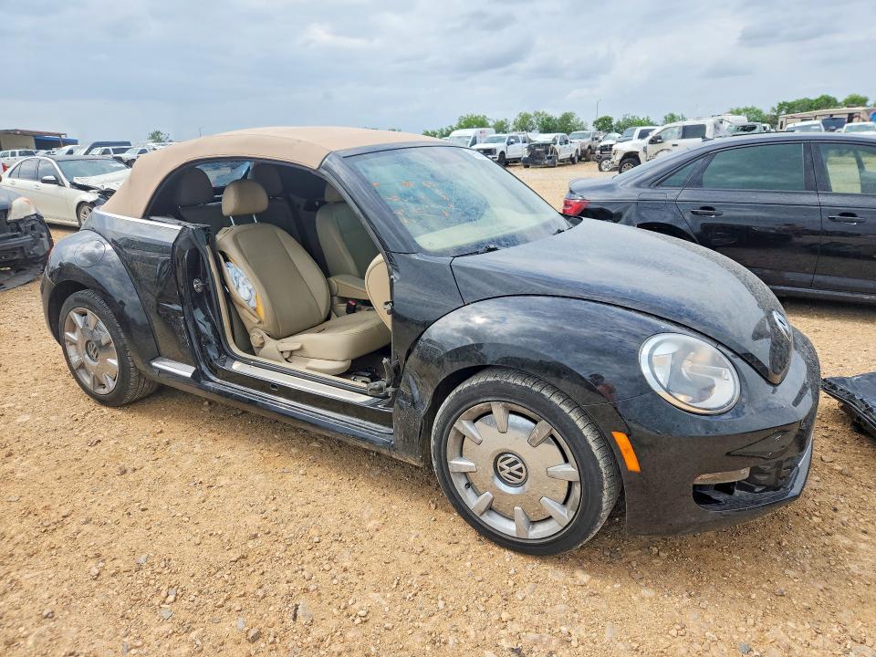 2015 Volkswagen Beetle მანქანა იყიდება აუქციონზე, vin: 3VW517AT7FM806392, აუქციონის ნომერი: 49955876