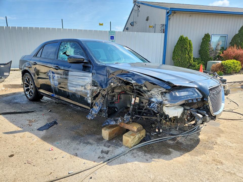 Продаж на аукціоні авто 2017 Chrysler 300, vin: 2C3CCABG2HH564331, номер лоту: 48466296