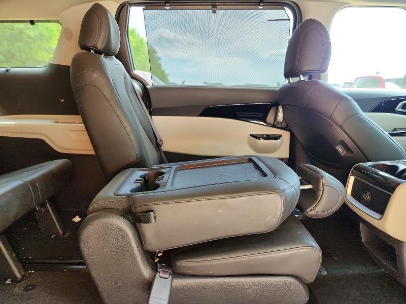49570286 :رقم المزاد ، KNDNC5H3XR6404104 vin ، 2024 Kia Carnival مزاد بيع
