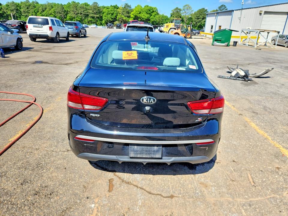 50256136 :رقم المزاد ، 3KPA24AD1ME406082 vin ، 2021 Kia Rio مزاد بيع