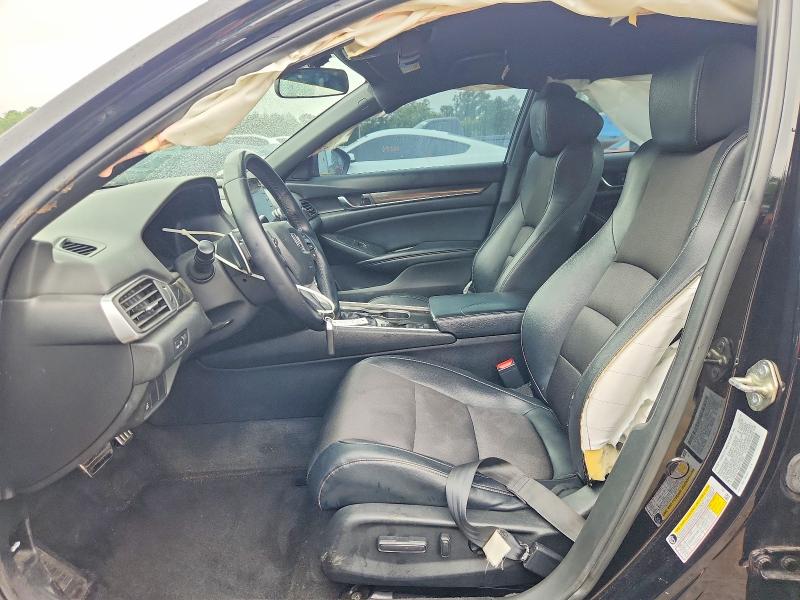 51543356 :رقم المزاد ، 1HGCV1F38JA173252 vin ، 2018 Honda Accord مزاد بيع