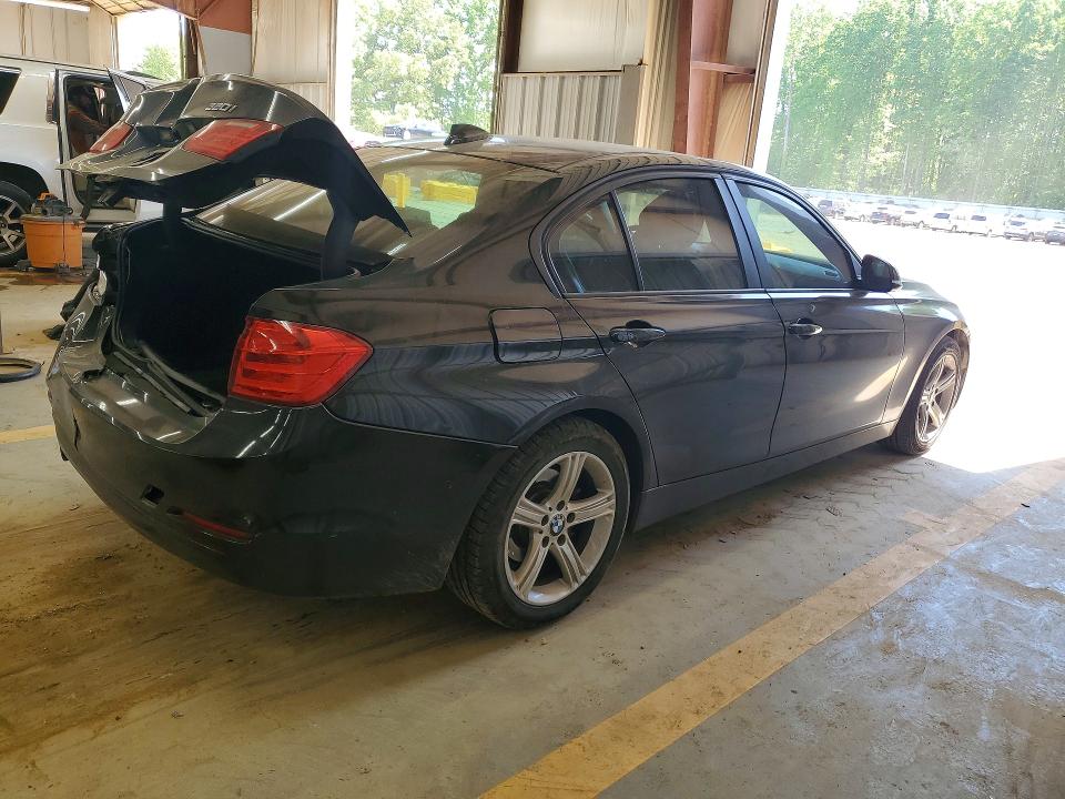 50131096 :رقم المزاد ، WBA3B1G51ENT00829 vin ، 2014 Bmw 320 مزاد بيع