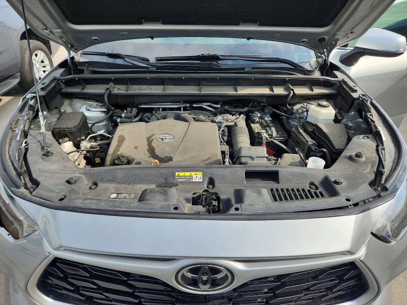 50215376 :رقم المزاد ، 5TDGZRAH9MS076011 vin ، 2021 Toyota Highlander مزاد بيع
