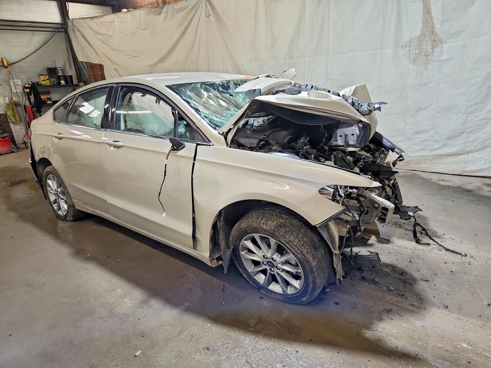 2017 Ford Fusion მანქანა იყიდება აუქციონზე, vin: 3FA6P0H78HR411851, აუქციონის ნომერი: 49921526