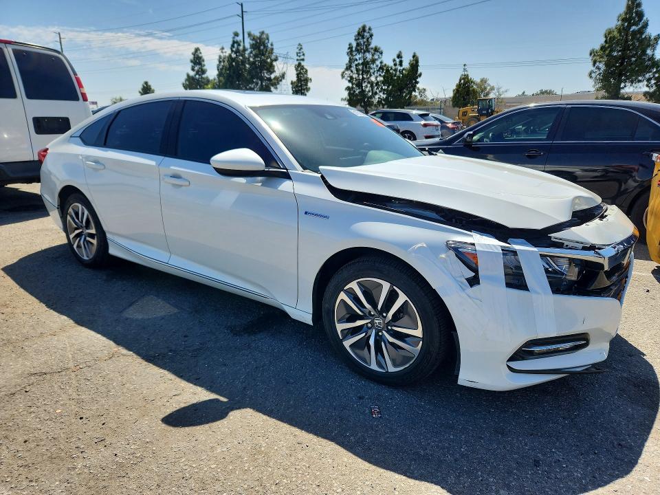 Продажа на аукционе авто 2018 Honda Accord, vin: 1HGCV3F40JA016545, номер лота: 51675866
