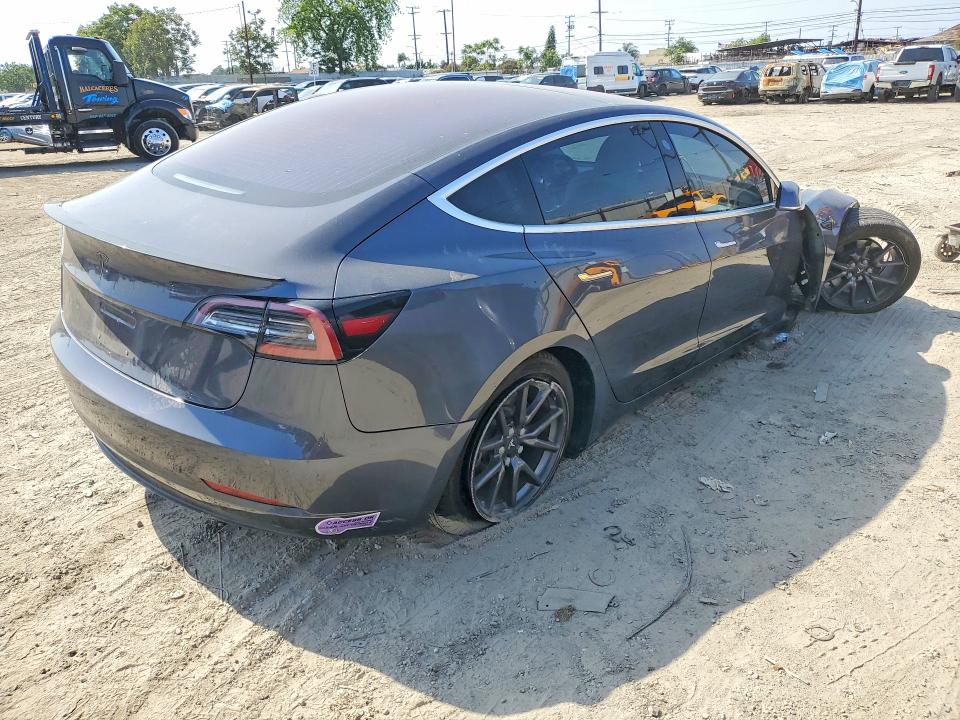 Продажа на аукционе авто 2018 Tesla Model 3, vin: 5YJ3E1EA1JF167489, номер лота: 52072576