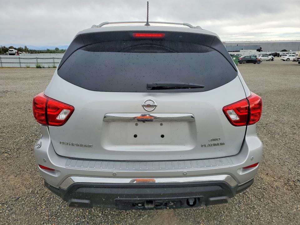 Продажа на аукционе авто 2018 Nissan Pathfinder, vin: 5N1DR2MM1JC607911, номер лота: 50064256