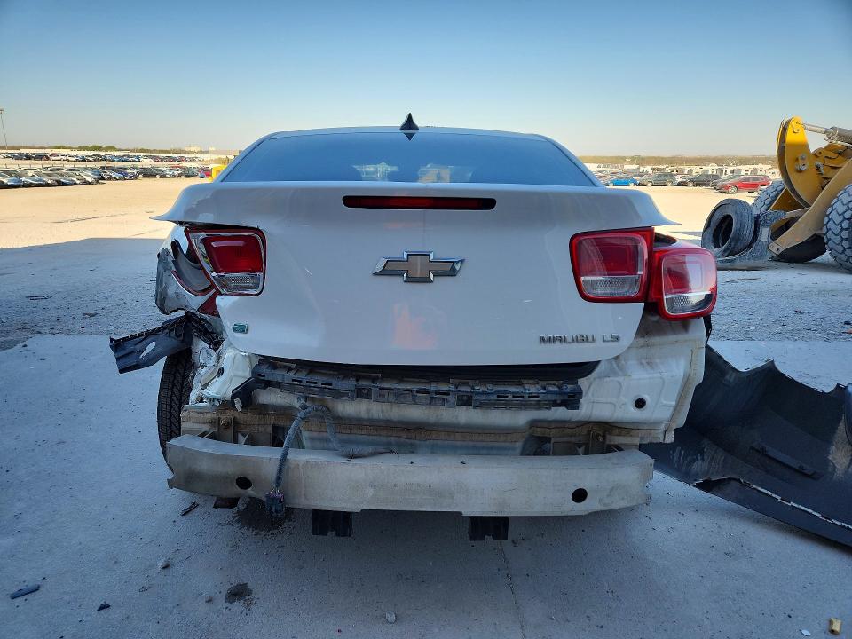50517806 :رقم المزاد ، 1G11B5SL6FF104686 vin ، 2015 Chevrolet Malibu مزاد بيع