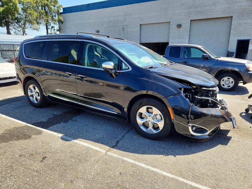 51486296 :رقم المزاد ، 2C4RC1N71JR356314 vin ، 2018 Chrysler Pacifica مزاد بيع