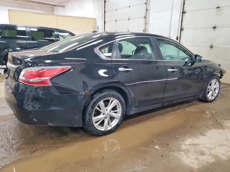 2015 Nissan Altima მანქანა იყიდება აუქციონზე, vin: 1N4AL3AP3FN389808, აუქციონის ნომერი: 46739436