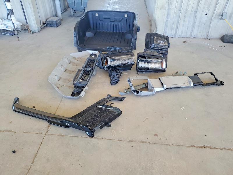50259516 :رقم المزاد ، 1GKT0RDC2SU116645 vin ، 2025 Gmc Hummer Suv مزاد بيع