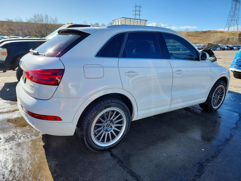 48760966 :رقم المزاد ، WA1EFCFS8FR013429 vin ، 2015 Audi Q3 مزاد بيع