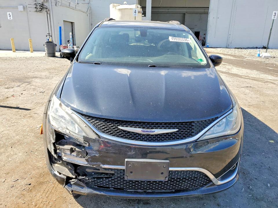 49935336 :رقم المزاد ، 2C4RC1BG3HR532780 vin ، 2017 Chrysler Pacifica مزاد بيع