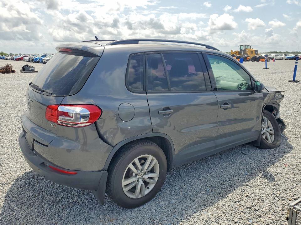 2016 Volkswagen Tiguan მანქანა იყიდება აუქციონზე, vin: WVGAV7AX0GW581674, აუქციონის ნომერი: 49404446