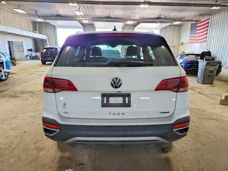 51202466 :رقم المزاد ، 3VVYX7B23NM021114 vin ، 2022 Volkswagen Taos مزاد بيع