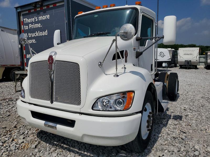 Продажа на аукционе авто 2015 Kenworth T330, vin: 2XKHAJ7X8FM462735, номер лота: 46213776