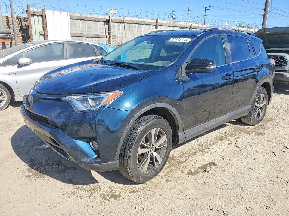 Продажа на аукционе авто 2017 Toyota Rav4, vin: JTMWFREVXHD105019, номер лота: 69057186