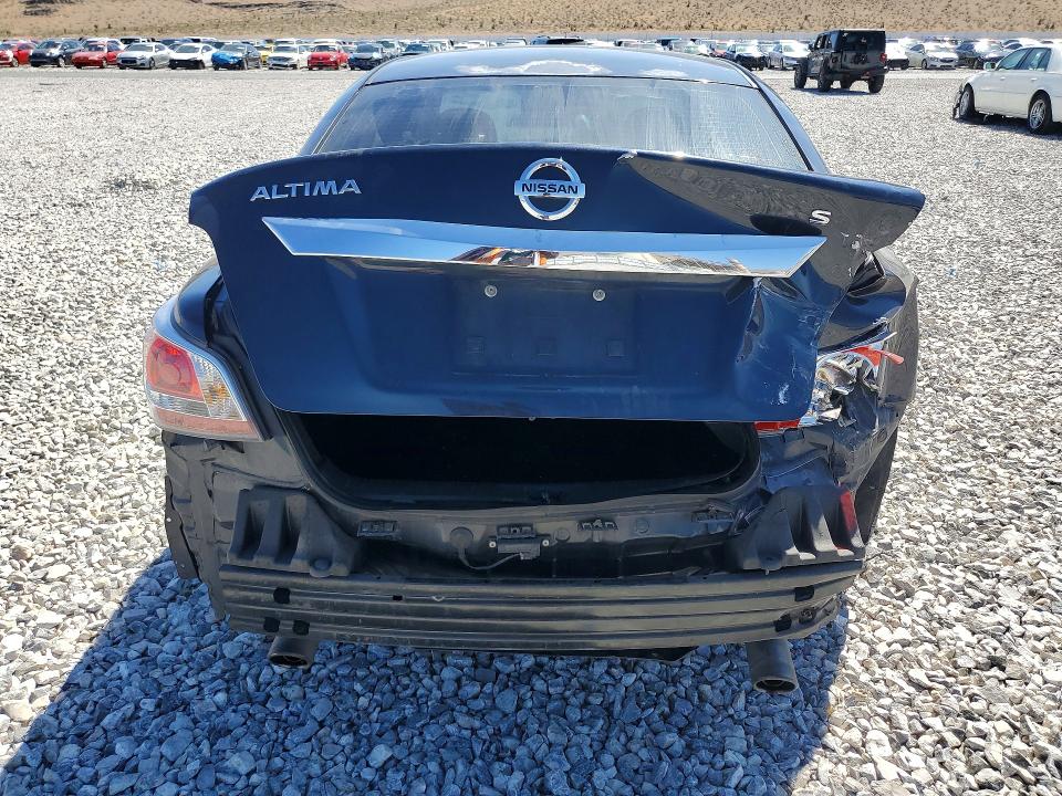 2015 Nissan Altima მანქანა იყიდება აუქციონზე, vin: 1N4AL3AP3FN325025, აუქციონის ნომერი: 48985336