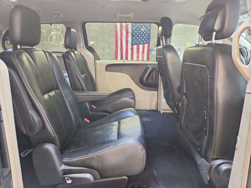 2015 Chrysler Town & Country მანქანა იყიდება აუქციონზე, vin: 2C4RC1BG3FR741109, აუქციონის ნომერი: 51207696