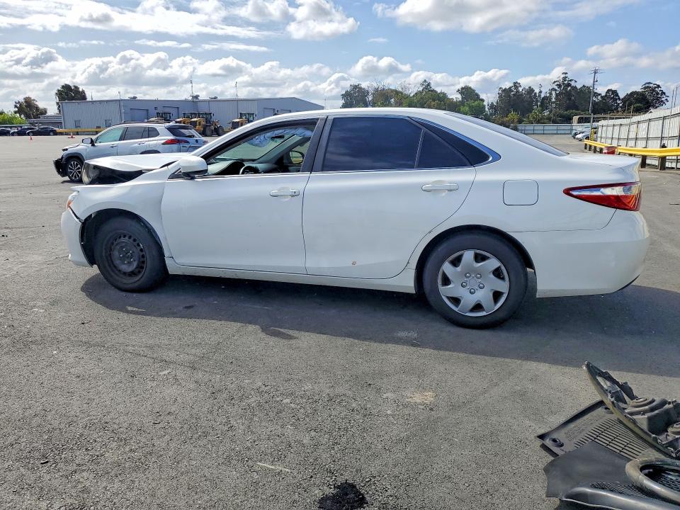 51380826 :رقم المزاد ، 4T4BF1FK3GR522633 vin ، 2016 Toyota Camry مزاد بيع