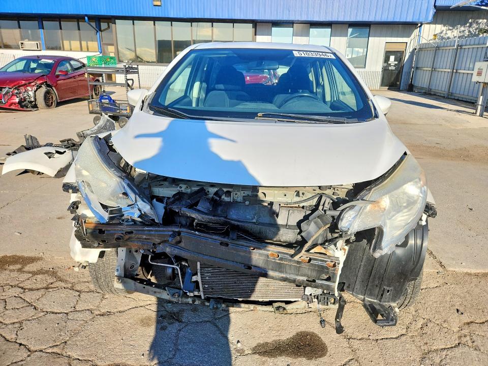 51033946 :رقم المزاد ، 3N1CE2CP0FL369278 vin ، 2015 Nissan Versa Note مزاد بيع