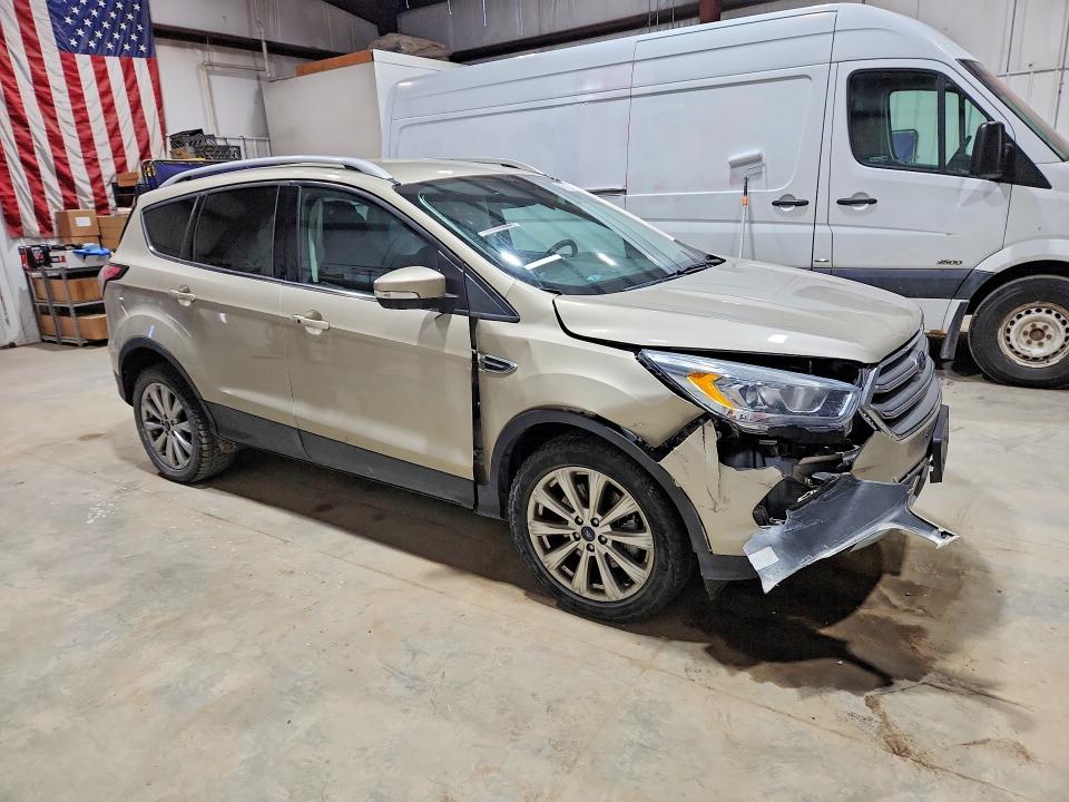 48115146 :رقم المزاد ، 1FMCU9J90HUE10087 vin ، 2017 Ford Escape مزاد بيع