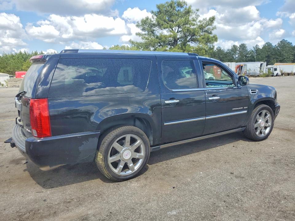 48483566 :رقم المزاد ، 1GYS4JEF5BR137380 vin ، 2011 Cadillac Escalade مزاد بيع