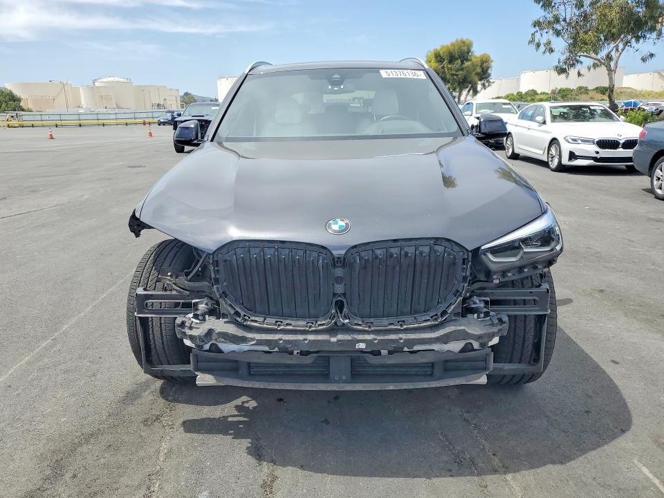 51376136 :رقم المزاد ، 5UXCR6C09N9M48532 vin ، 2022 Bmw X5 مزاد بيع