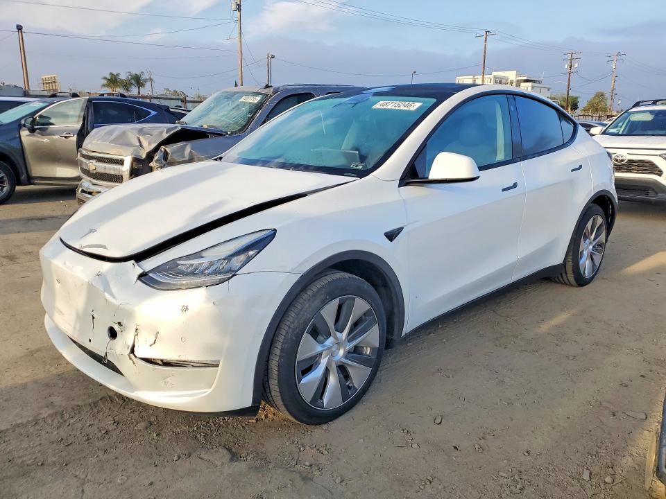48715246 :رقم المزاد ، 7SAYGDEE8NF435497 vin ، 2022 Tesla Model Y مزاد بيع