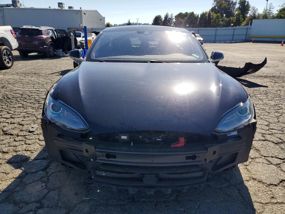 48943086 :رقم المزاد ، 5YJSA1H24FF092516 vin ، 2015 Tesla Model S مزاد بيع