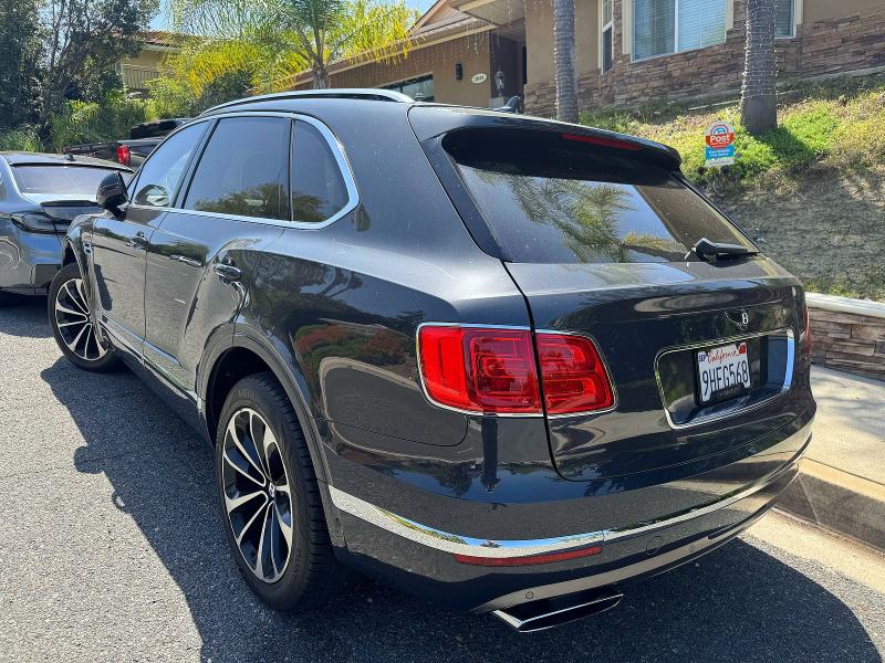 2017 Bentley Bentayga მანქანა იყიდება აუქციონზე, vin: SJAAC2ZV6HC015264, აუქციონის ნომერი: 50670136