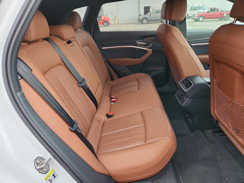 47649736 :رقم المزاد ، WA15AAGE0RB026412 vin ، 2024 Audi Q8 E-tron مزاد بيع