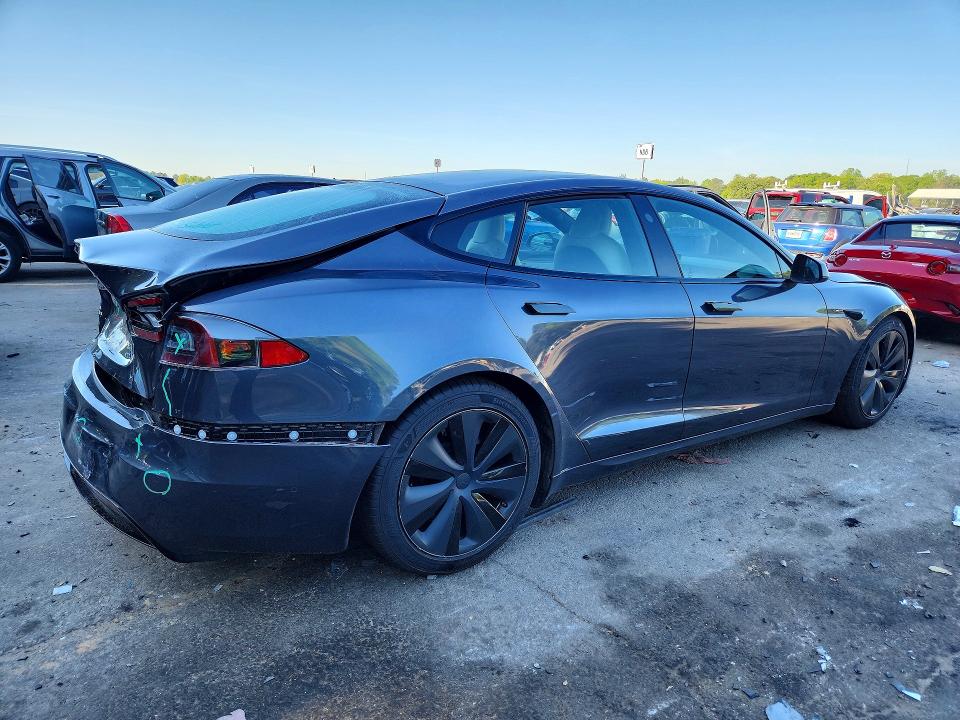48431196 :رقم المزاد ، 5YJSA1E59NF470729 vin ، 2022 Tesla Model S مزاد بيع