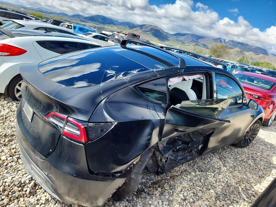 79590395 :رقم المزاد ، 7SAYGAEE6PF855728 vin ، 2023 Tesla Model Y مزاد بيع