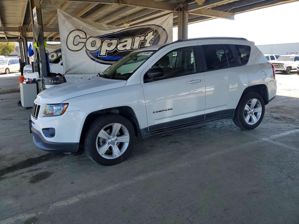 50255666 :رقم المزاد ، 1C4NJCBA4GD742835 vin ، 2016 Jeep Compass مزاد بيع