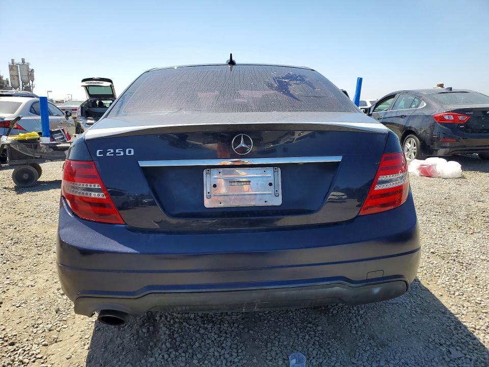 Продажа на аукционе авто 2013 Mercedes-benz C, vin: WDDGF4HB4DA854764, номер лота: 49297796