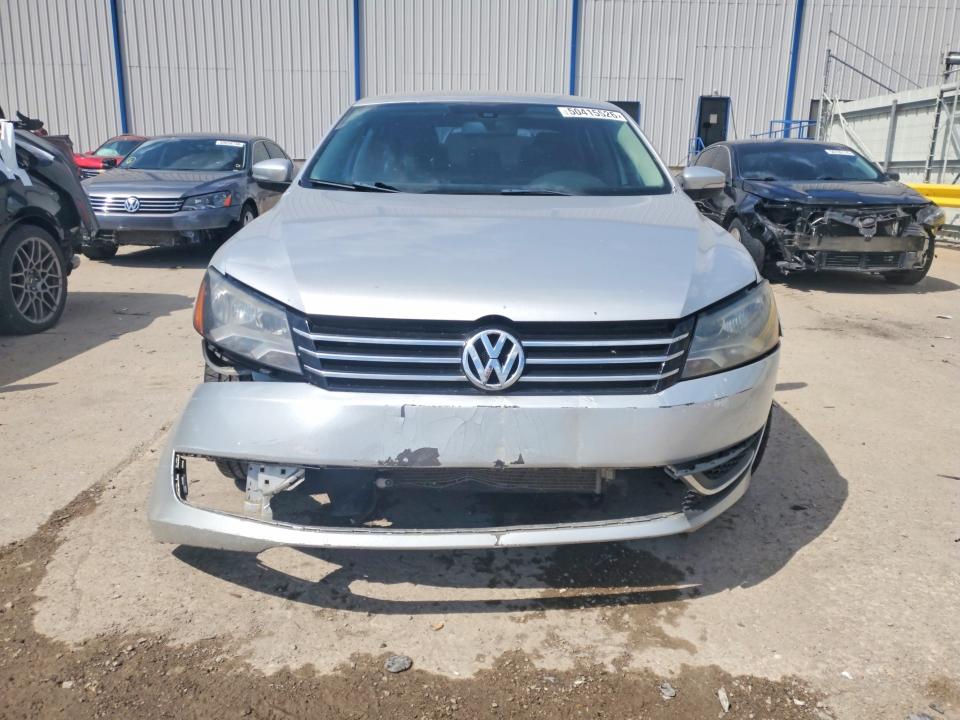 50415526 :رقم المزاد ، 1VWBP7A30DC015931 vin ، 2013 Volkswagen Passat مزاد بيع
