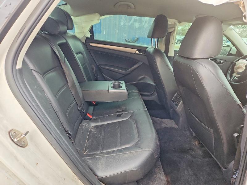 49974516 :رقم المزاد ، 1VWBV7A36FC082462 vin ، 2015 Volkswagen Passat مزاد بيع