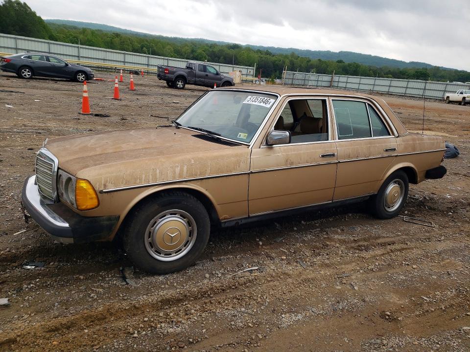 Продаж на аукціоні авто 1982 Mercedes-benz 240, vin: WDBAB23A4CB327183, номер лоту: 51351846