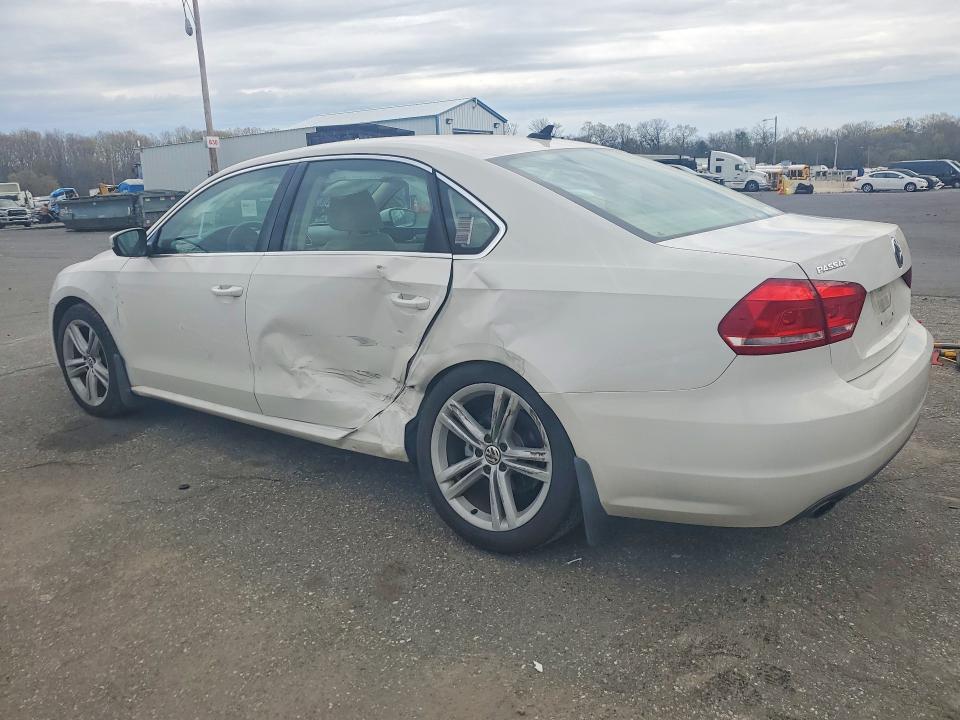 2014 Volkswagen Passat მანქანა იყიდება აუქციონზე, vin: 1VWBT7A33EC047401, აუქციონის ნომერი: 49510186